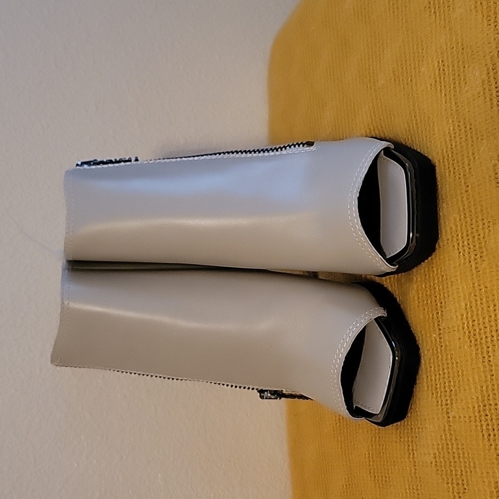 DKNY Booties Gray New Without Tags